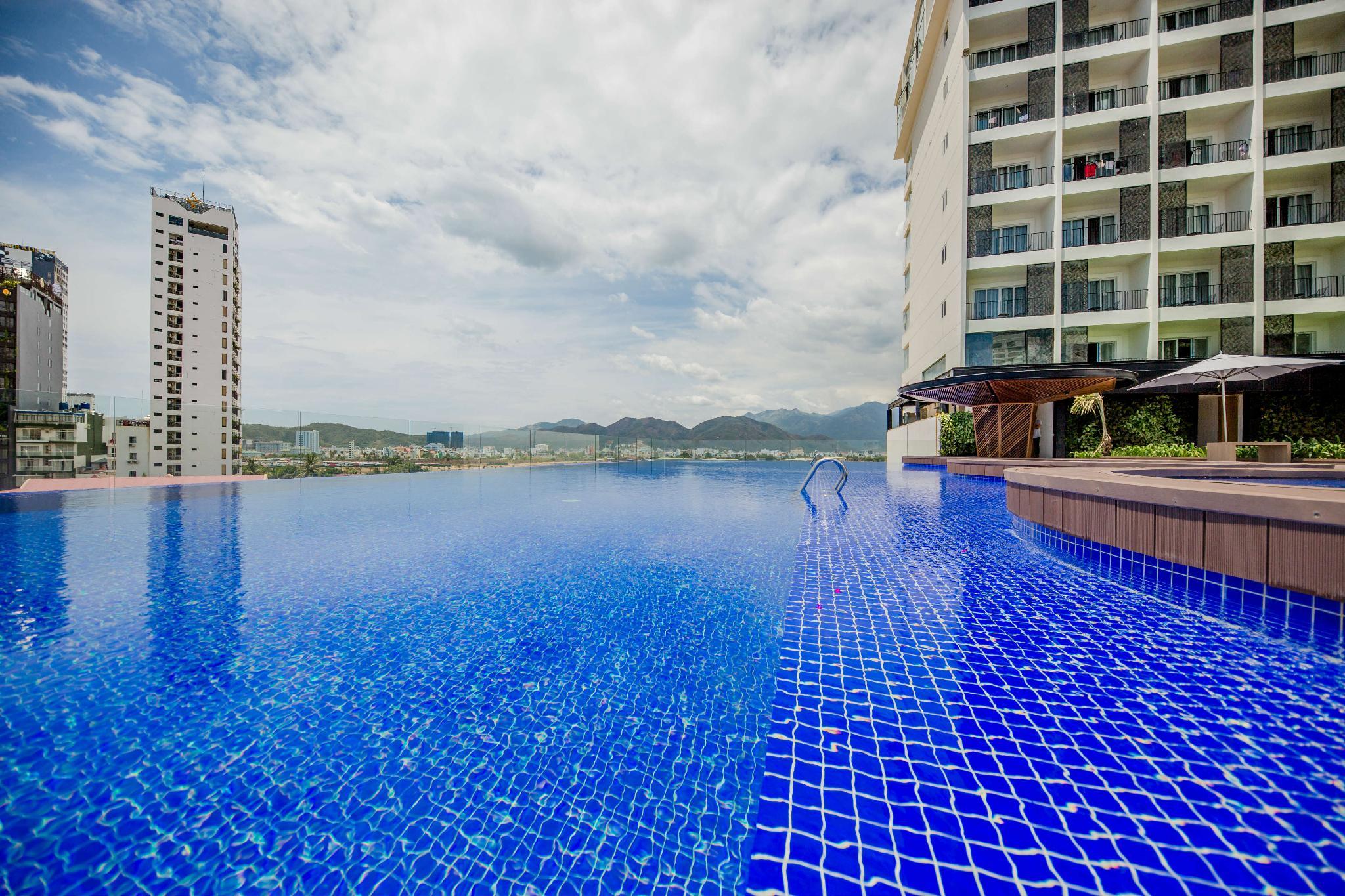 Quinter Central Nha Trang Esterno foto