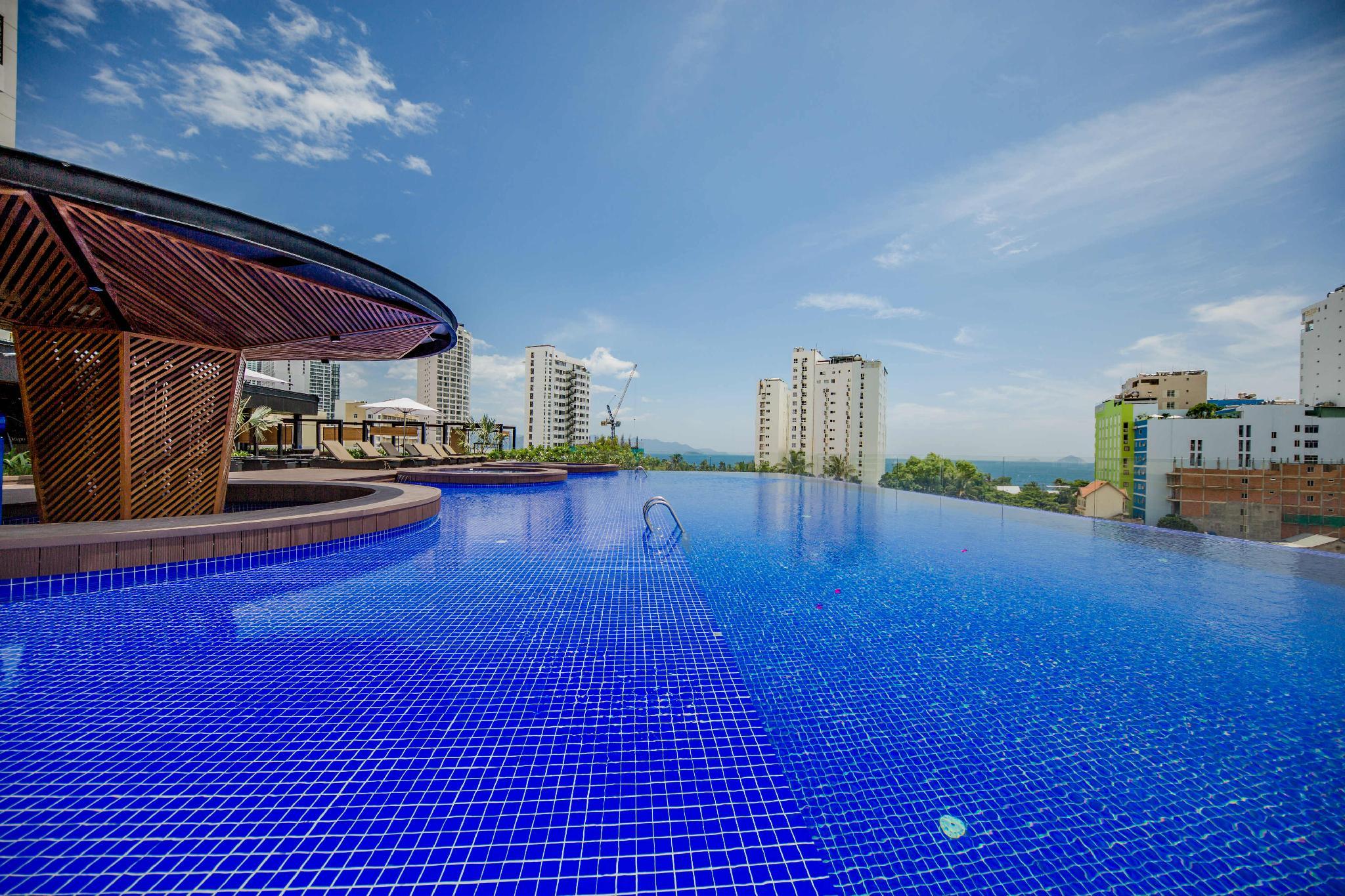 Quinter Central Nha Trang Esterno foto