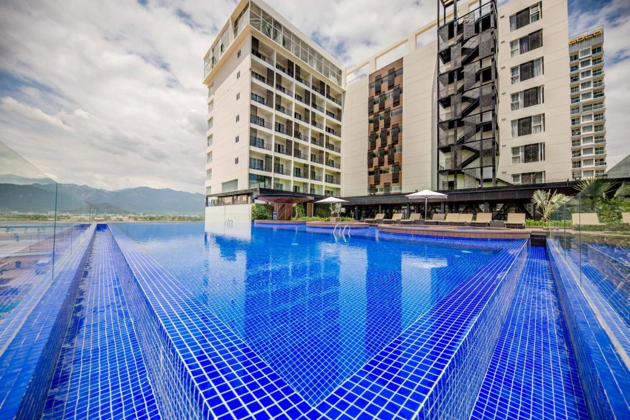Quinter Central Nha Trang Esterno foto
